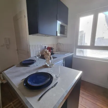 Joli Duplex, Climatise, Avec Local A Velos