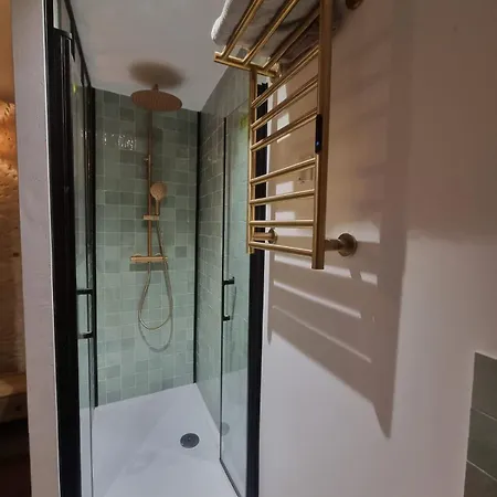 Joli Duplex, Climatise, Avec Local A Velos Apartment *